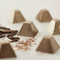 Blomsterbergs Køkkenudstyr<Chokoladeform pyramide til 21 stk.