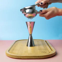 Online Cocktail Club Citrus juicer