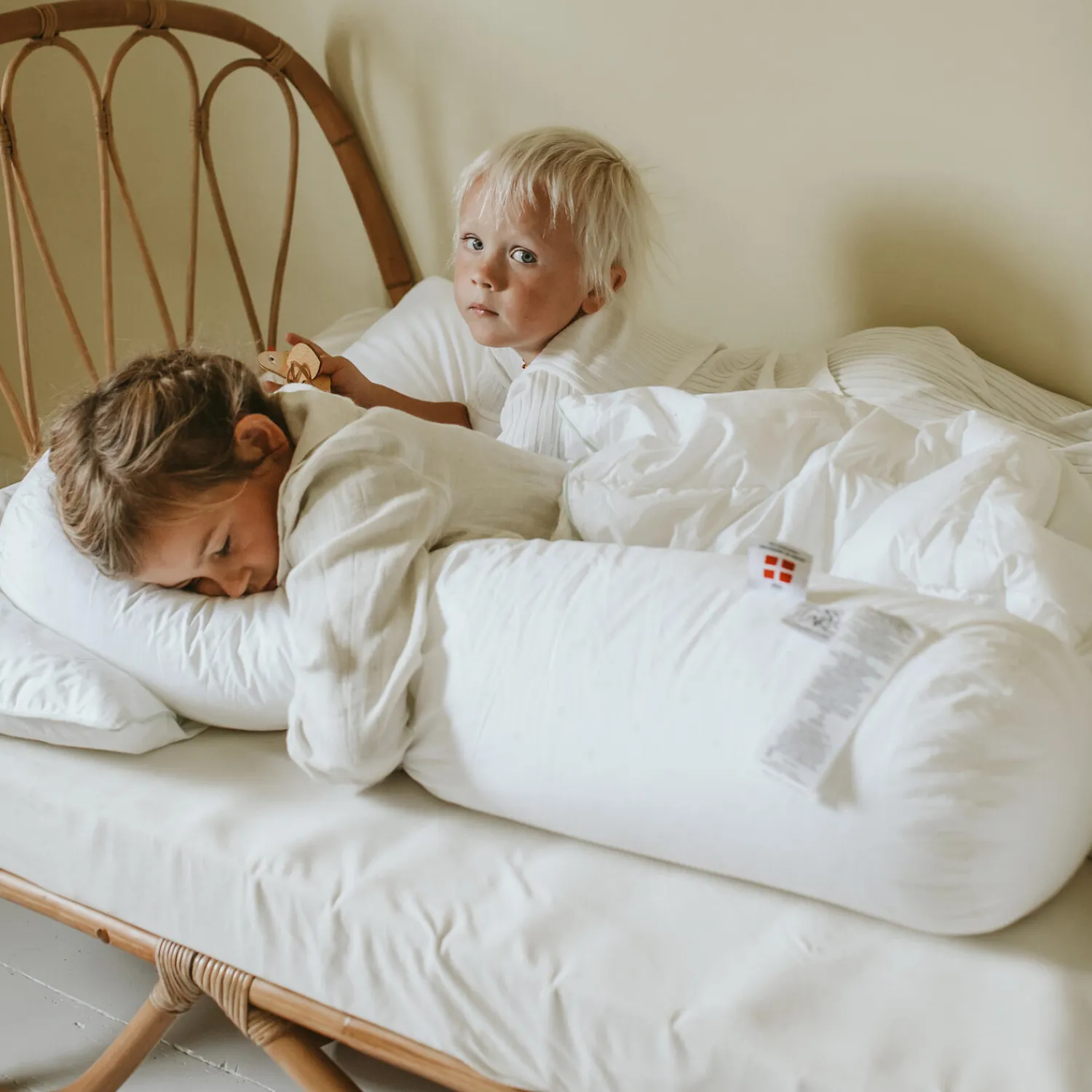 Hot Nordic Sleep by Fossflakes Comfort-I Junior pude