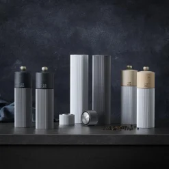 Peugeot Køkkenudstyr<Line peberkværn 18 cm, grafit