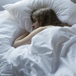 Hot Nordic Sleep by Fossflakes Medium High hovedpude