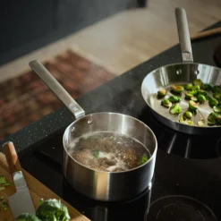 Fiskars Gryder & Pander<Norden Steel kasserolle med låg 2,5 L