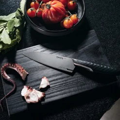 Hot Fiskars Taiten kokkekniv mellem